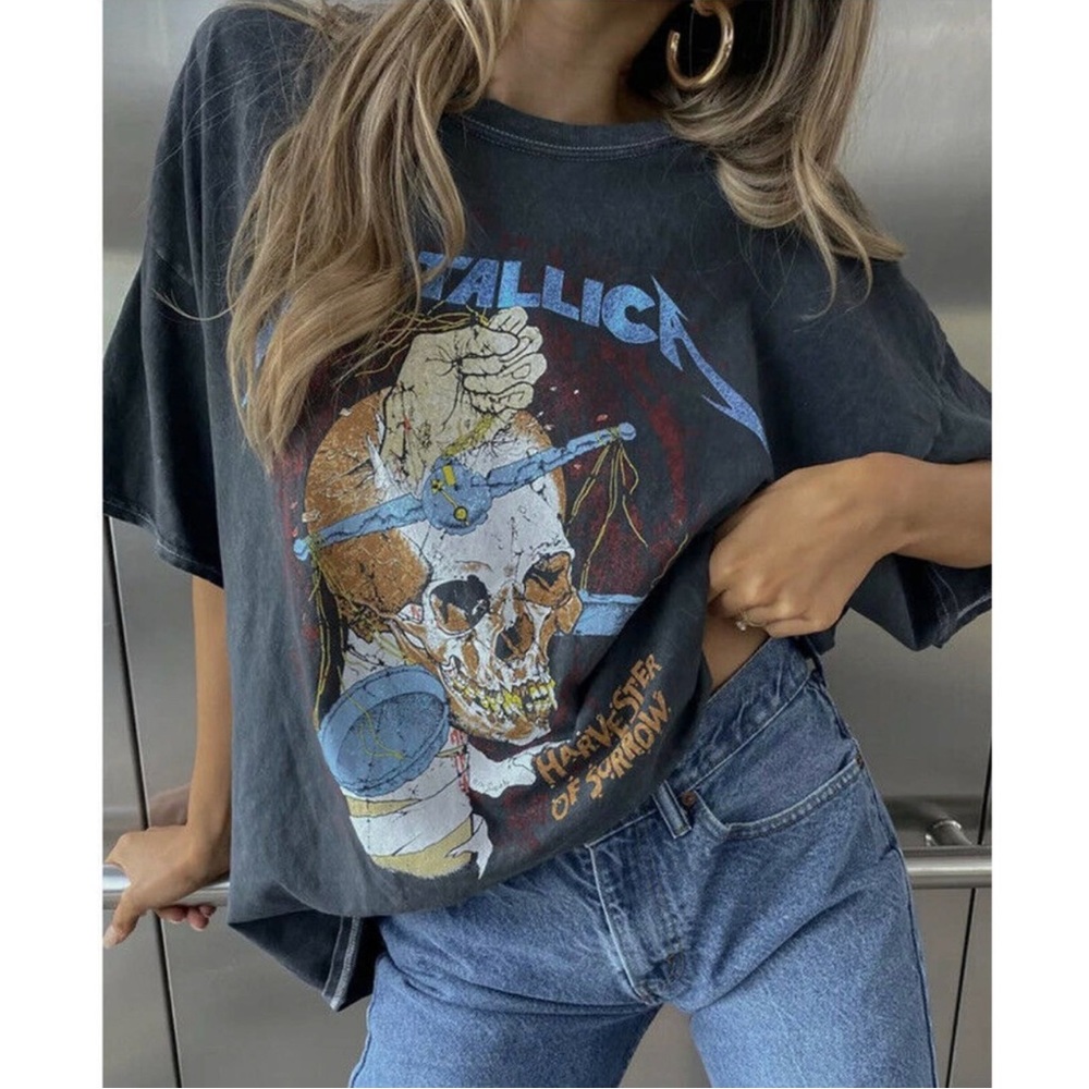 NWOT Urban Outfitters Harvester Of Sorrow Tour
Tee Shirt